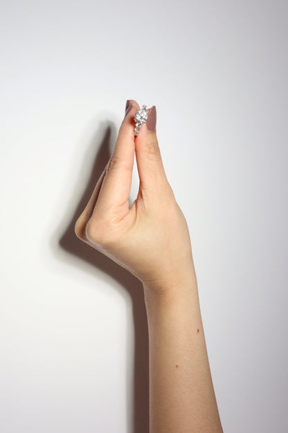 Round Brilliant Engagement Proposal Ring Set